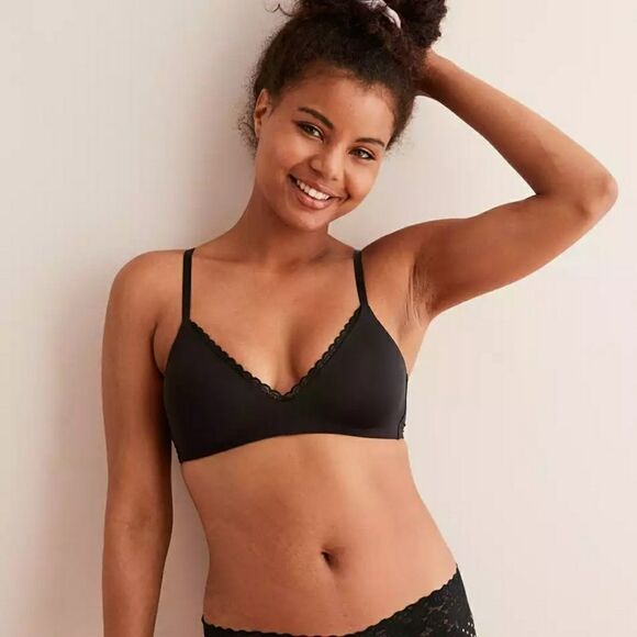 Aerie Wireless Lightly Lined Bra in Black - Picture 2 of 12